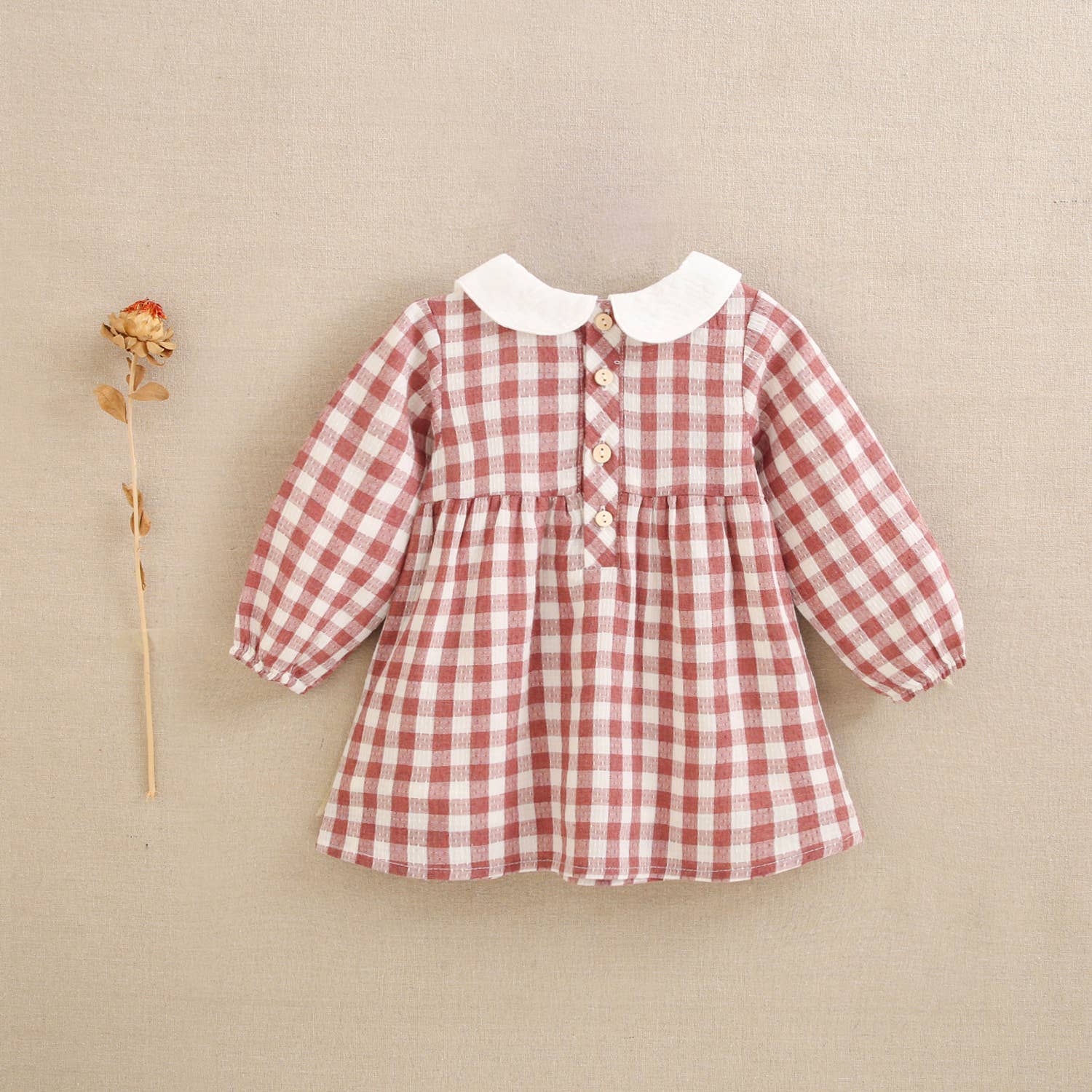 Robe à carreaux vichy roses avec col brodé