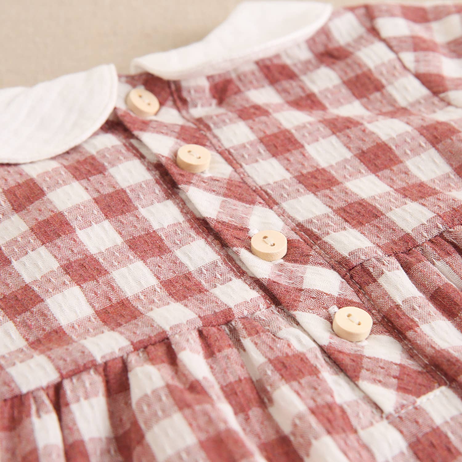 Robe à carreaux vichy roses avec col brodé