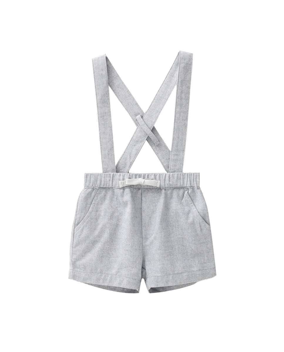 Short gris avec bretelles